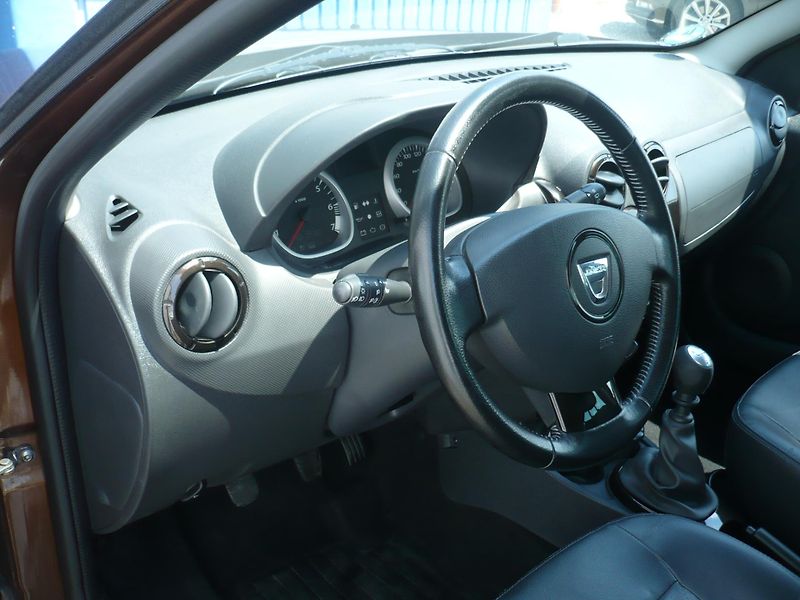 Dacia Duster 1.6i 77Kw 4x4 Prestige Klima - fotka 12 z 29