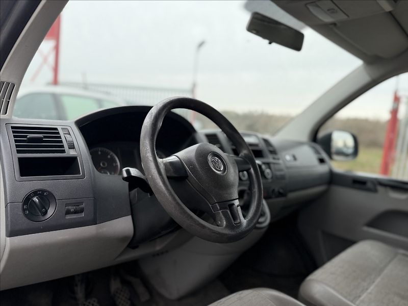 Volkswagen Transporter 2,0 TDI 7MÍST NOVÉ V ČR - fotka 9 z 15
