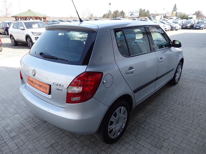 Škoda Fabia 1.4 16V KLIMA, 8x AIRBAG - fotka 4 z 13
