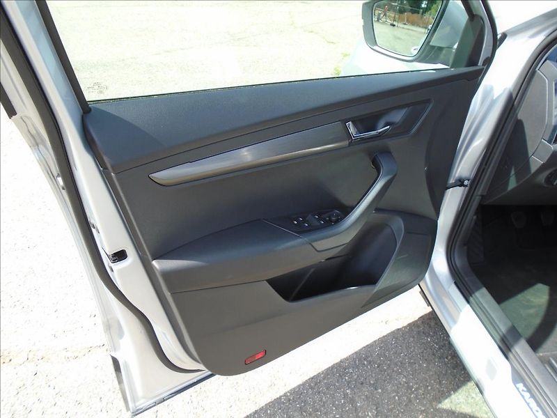 Škoda Karoq 1,0 - fotka 9 z 26