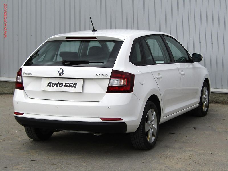 Škoda Rapid (2017) 1.0TSi, ČR, AC, výhřev sed - fotka 4 z 17