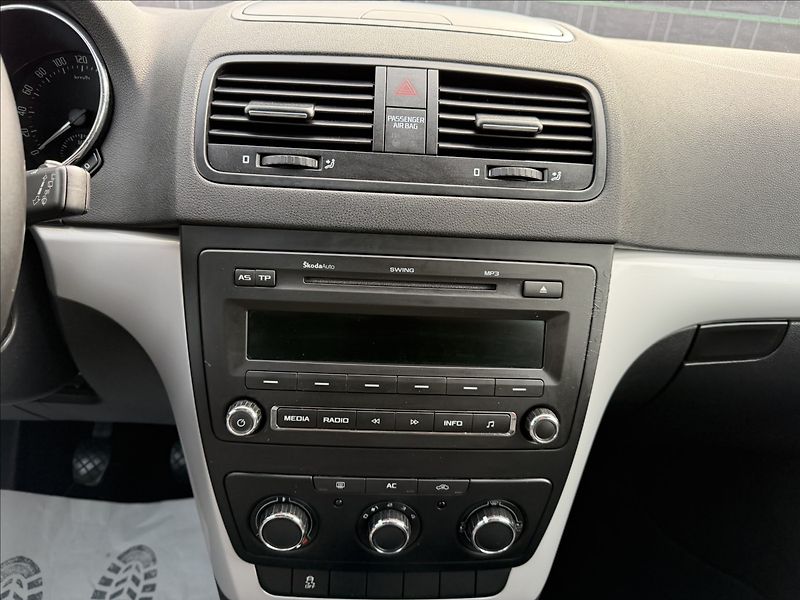 Škoda Yeti 1.2 TSI Ambition - fotka 9 z 16