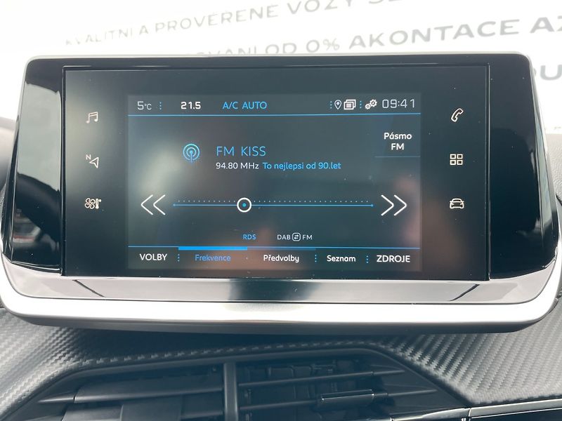 Peugeot 2008 (2021) 1.2PT 74kW! 1.maj! Navi! LED! - fotka 22 z 32