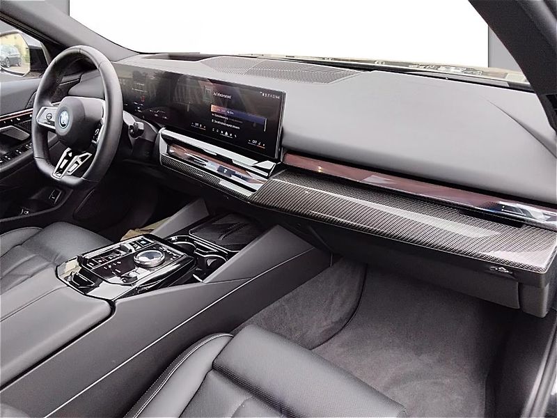 BMW i5 xDrive40 M-Sport HuD 360 Venti - fotka 11 z 20