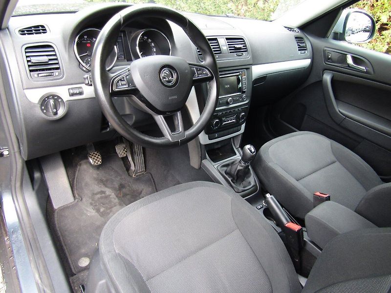 Škoda Yeti (2014) 1.2 TSI NAVI CAR-PASS - fotka 13 z 37