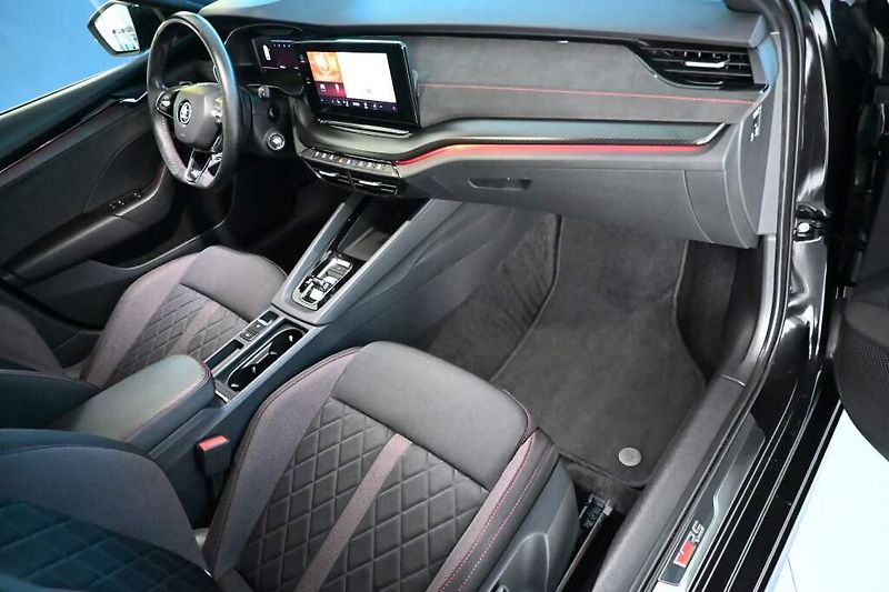 Škoda Octavia (2023) 2.0 RS DSG 147KW Matrix LED Vi - fotka 10 z 37