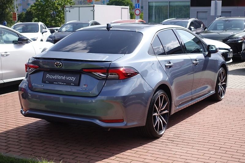 Toyota Corolla 1,8 HEV GR Spot - fotka 4 z 31