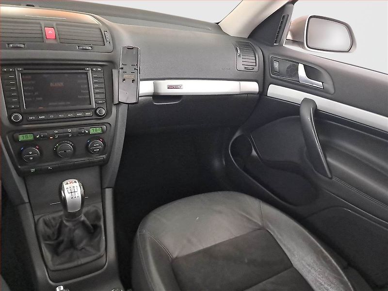Škoda Octavia (2006) Scout 2.0, 4X4, po STK, Tažné - fotka 8 z 21