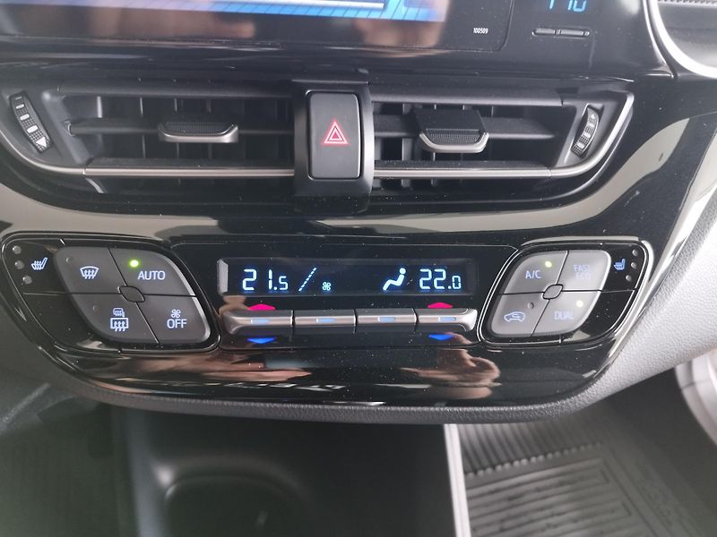 Toyota C-HR (2017) 1,2I,85KW,AUTOMAT,4X4,ALU,LED - fotka 26 z 34