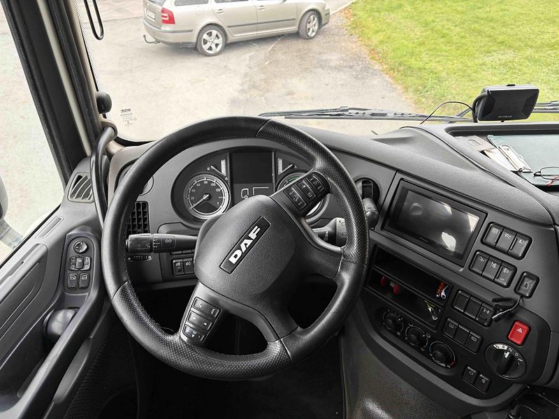 DAF XF (2017) 106.460 hydraulika - fotka 11 z 14