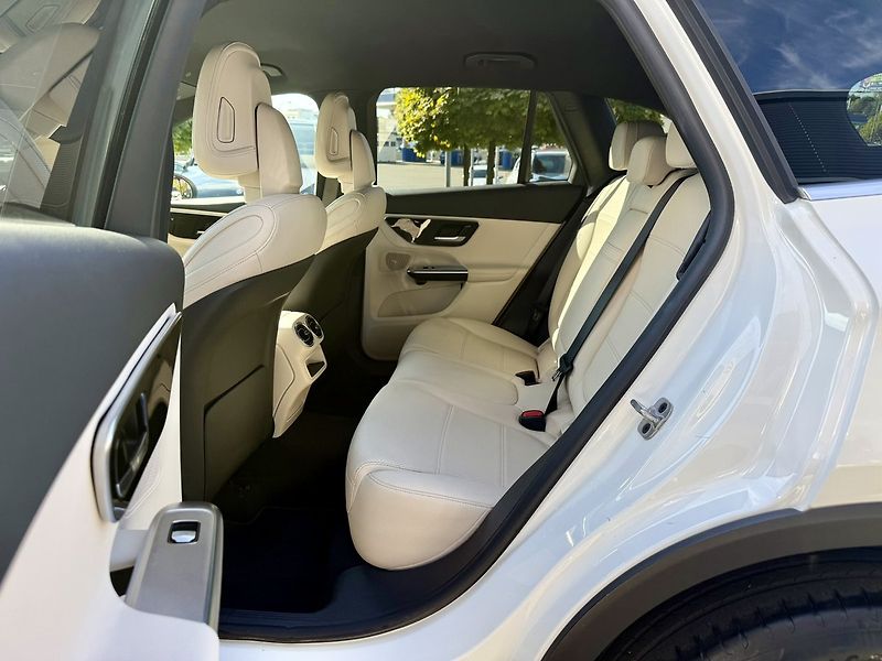 Mercedes-Benz GLC (2023) 220 d 4MATIC SUV - fotka 15 z 44