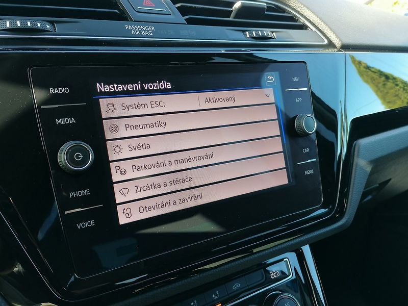 Volkswagen Touran (2022) 2.0 TDi DSG,110kW,Highline,ACC - fotka 14 z 26