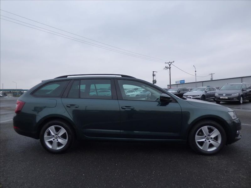 Škoda Octavia 2,0 TDI DSG,LED,Navigace  Ambi - fotka 4 z 55