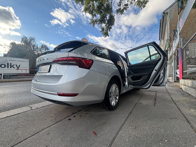 Škoda Octavia 2.0TDI/2021VIRTUAL.DPH.1MAJ.ZÁ - fotka 16 z 46