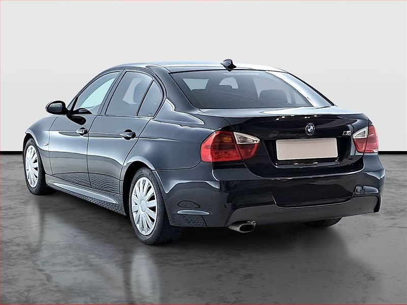 BMW Řada 3 (2008) 320 d, Vyhř. sedaček - fotka 4 z 15