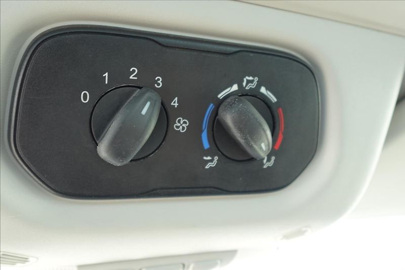 Ford Transit 2,0 TDCi  L3H2 9MÍST KLIMA SER - fotka 38 z 39