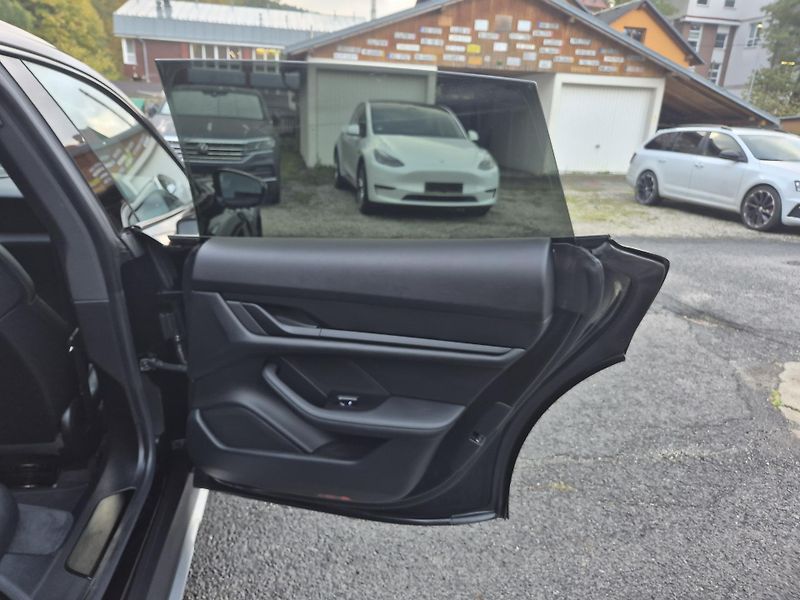 Porsche Taycan Cross Turisno 4S 93kWH  92,6% - fotka 37 z 46