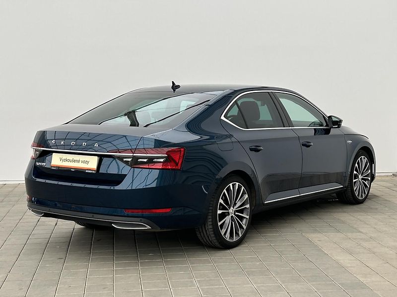 Škoda Superb 2.0 TDI L & K - fotka 2 z 34