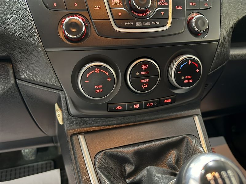 Mazda 5 2,0   iTX PLUS SPORT 1.MAJITEL - fotka 15 z 32