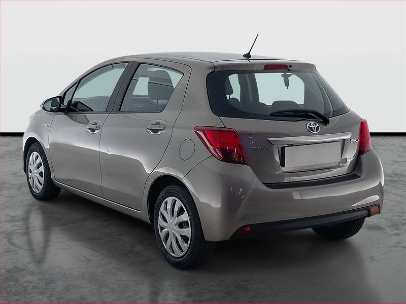 Toyota Yaris (2015) 1.5 Hybrid, Automat - fotka 4 z 16