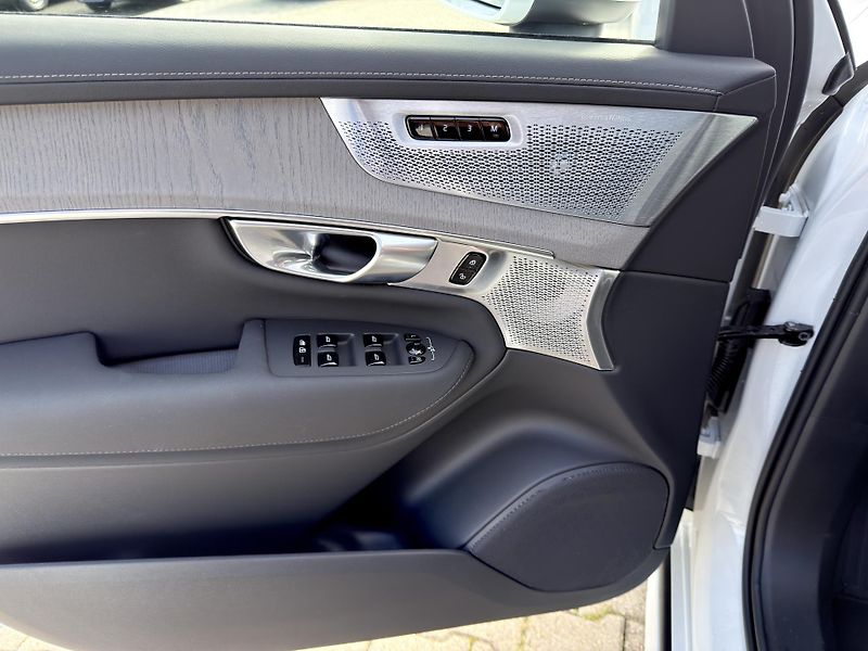 Volvo XC90 B5 AWD ULTRA BRIGHT // +kola  - fotka 10 z 59