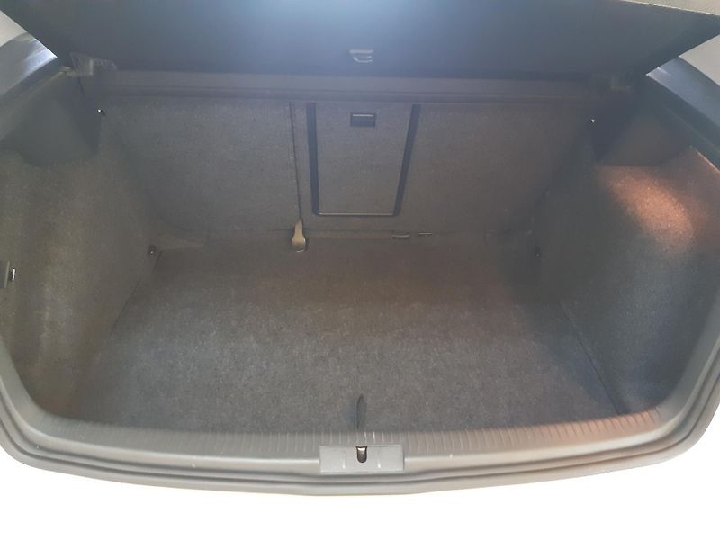 Volkswagen Golf 1.2 TSI 77KW GT-LINE - fotka 17 z 22