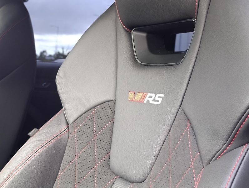 Škoda Octavia RS 2.0TSI 180kW ČR DPH - fotka 13 z 36