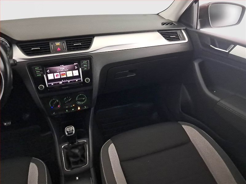 Škoda Rapid (2018) 1.0 TSI, Tempomat - fotka 8 z 19