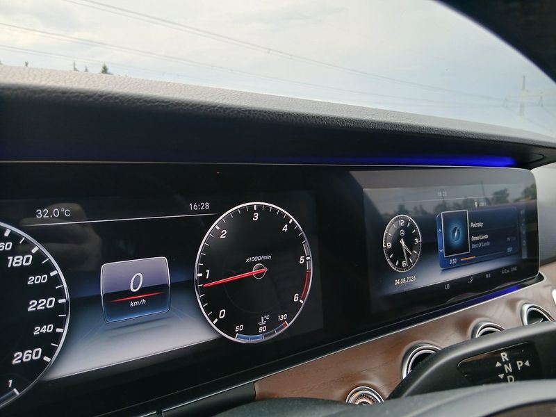 Mercedes-Benz Třídy E 220d Avantgarde - fotka 14 z 20