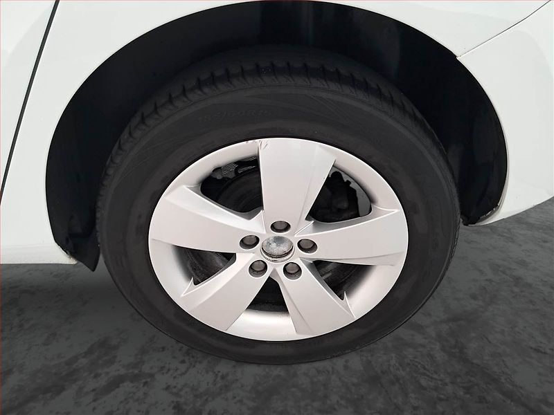 Škoda Fabia (2018) 1.0 TSI, Tempomat - fotka 15 z 17
