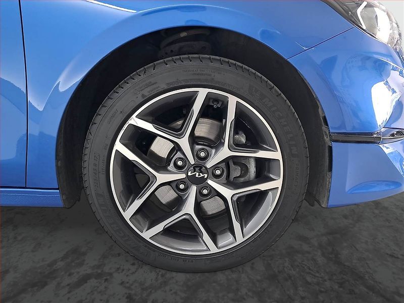 Kia Ceed (2025) 1.5 T-GDI - fotka 15 z 19