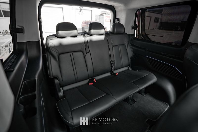 Hyundai Staria (2023) 2.2 CRDi Luxury 4x4 130kW - fotka 33 z 54