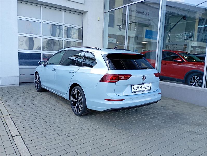 Volkswagen Golf Variant (2026) 1,5 eTSI 7DSG mHEV  People - fotka 7 z 17
