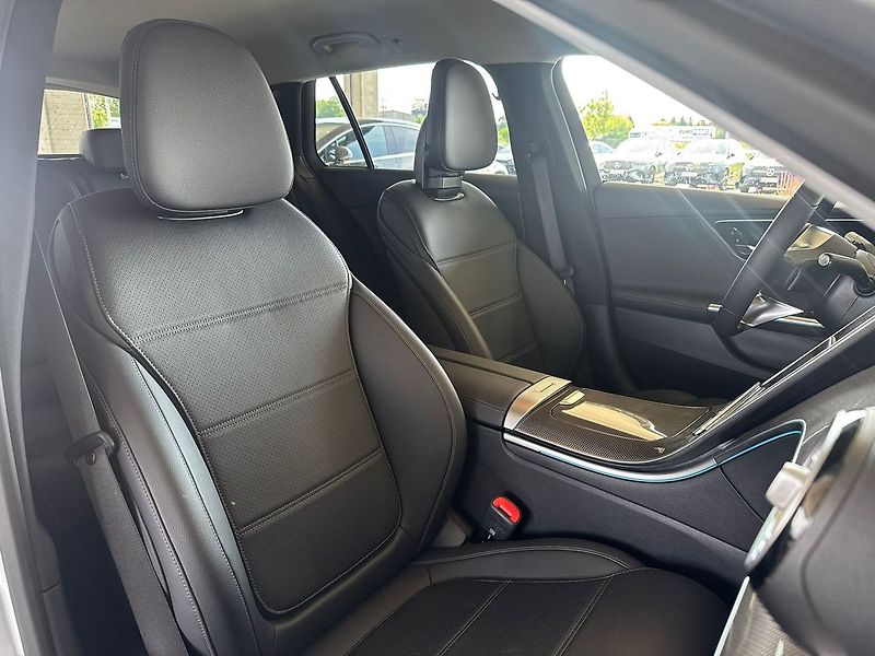 Mercedes-Benz Třídy C 220 d 4MATIC kombi - fotka 20 z 20