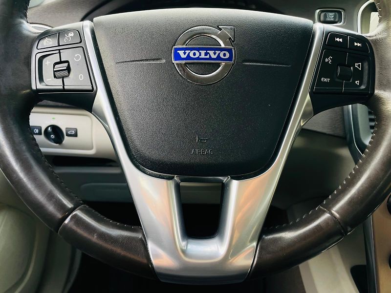 Volvo V40 2.0i AUT 1MAJITEL CROSS COUNTR - fotka 24 z 49