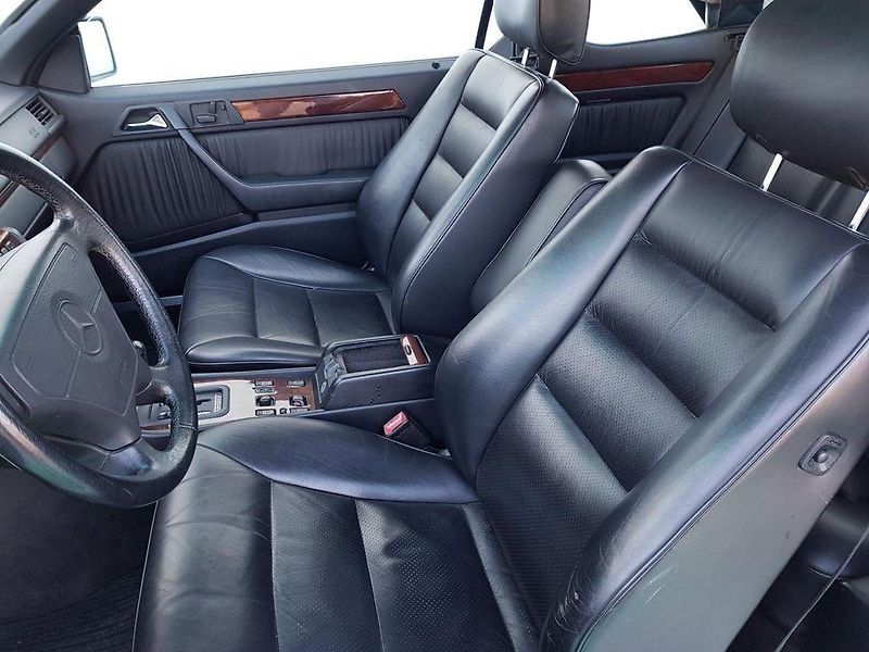 Mercedes-Benz Ostatní 300 CE-24CA KABRIO - fotka 9 z 21