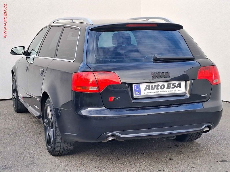 Audi A4 (2008) 2.0 TDi Quattro, Klima - fotka 6 z 15