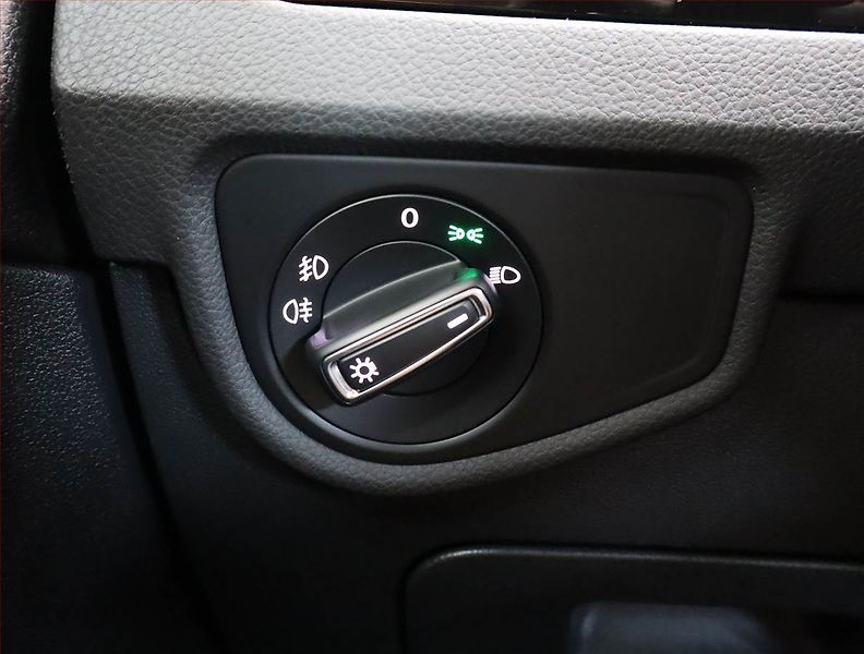 Volkswagen Touran (2017) 2.0 TDI, Automat, Navi - fotka 27 z 29