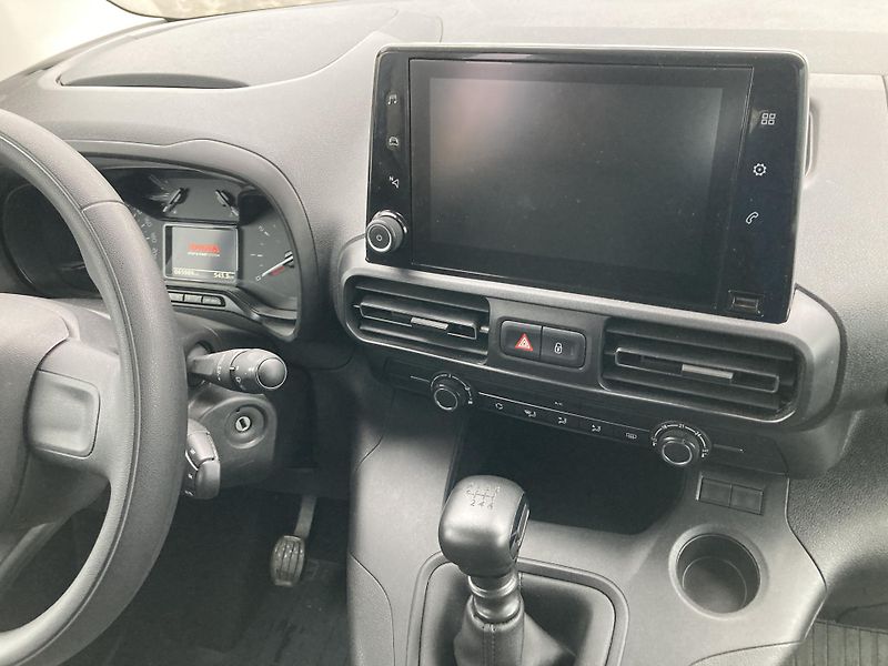 Toyota ProAce City Verso (2020) 1,5D-4D 130 6MT  7-místné  - fotka 11 z 20