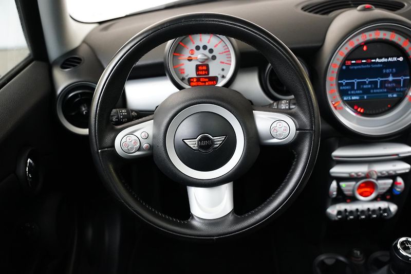 Mini Cooper - fotka 17 z 24
