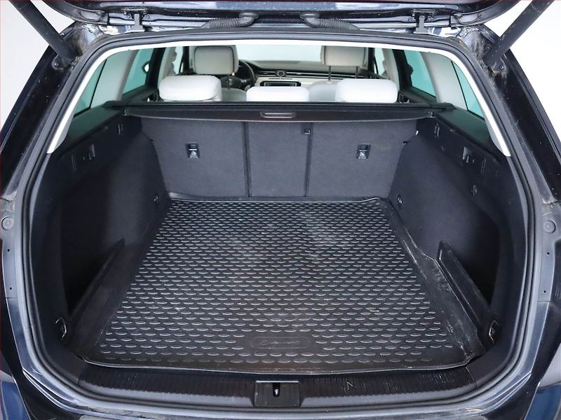 Volkswagen Passat (2017) Highline 2.0 TDI, 4X4 - fotka 14 z 21
