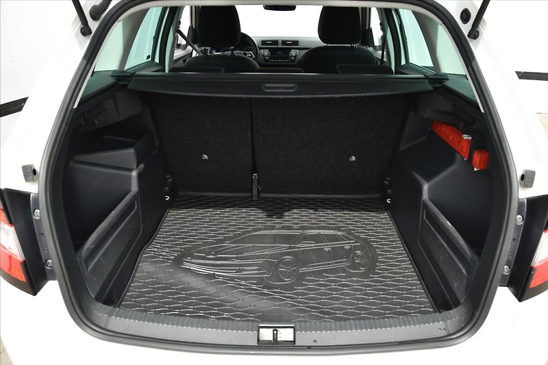 Škoda Fabia 1.0 TSI 70kW 1.MAJITEL DPH ČR - fotka 12 z 21