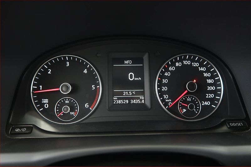 Volkswagen Touran (2014) Highline 1.6 TDI, Xenony - fotka 11 z 17
