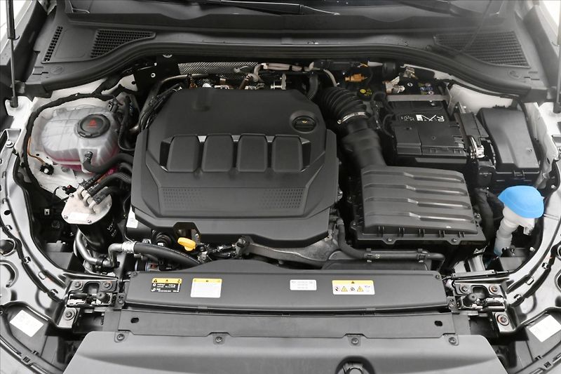 Volkswagen Passat 2,0 TDI 110 kW DSG Business Zá - fotka 9 z 32