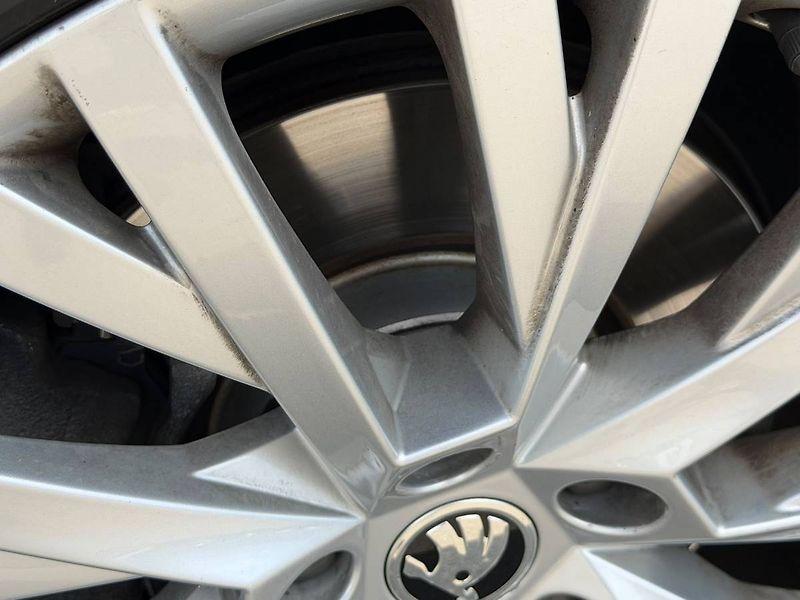 Škoda Superb combi 2,0 TDI 110 kW 7° DSG - fotka 29 z 30