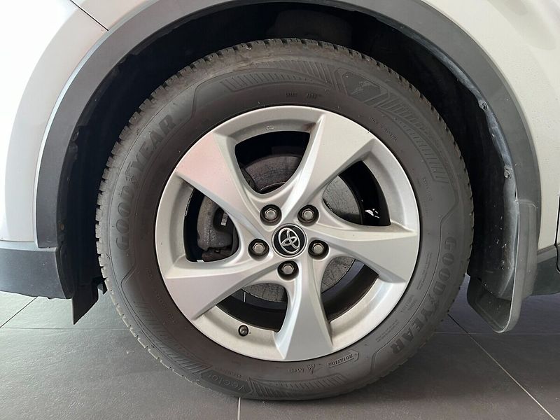 Toyota C-HR Hybrid 1.8 VVT-i E-CVT Active - fotka 26 z 26