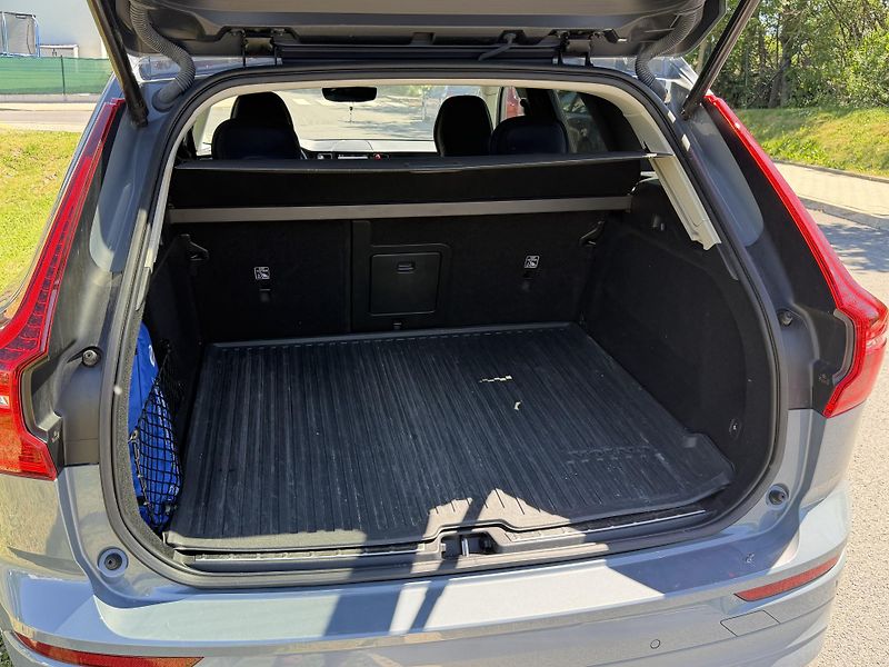 Volvo XC60 (2022) IIB4FWD AUT mild hybrid moment - fotka 5 z 22