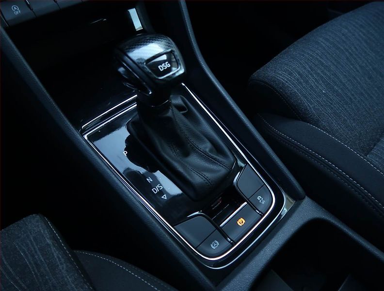 Škoda Karoq (2020) 1.5 TSI, Automat, Serv.kniha - fotka 13 z 19