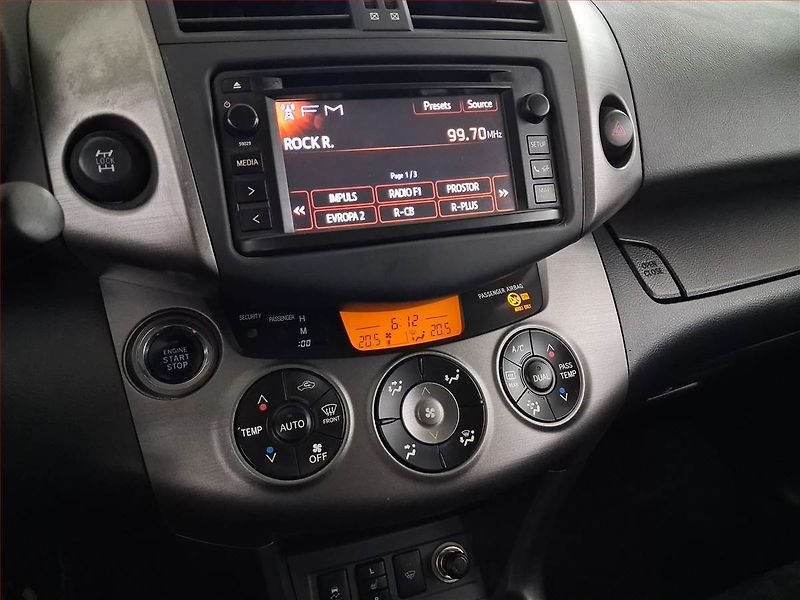 Toyota RAV4 (2012) 2.2 D-4D, 4X4, Tempomat - fotka 12 z 16