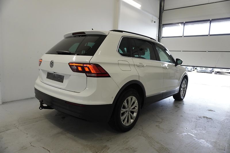 Volkswagen Tiguan 2.0 TDi 110kW DSG7 - fotka 24 z 38